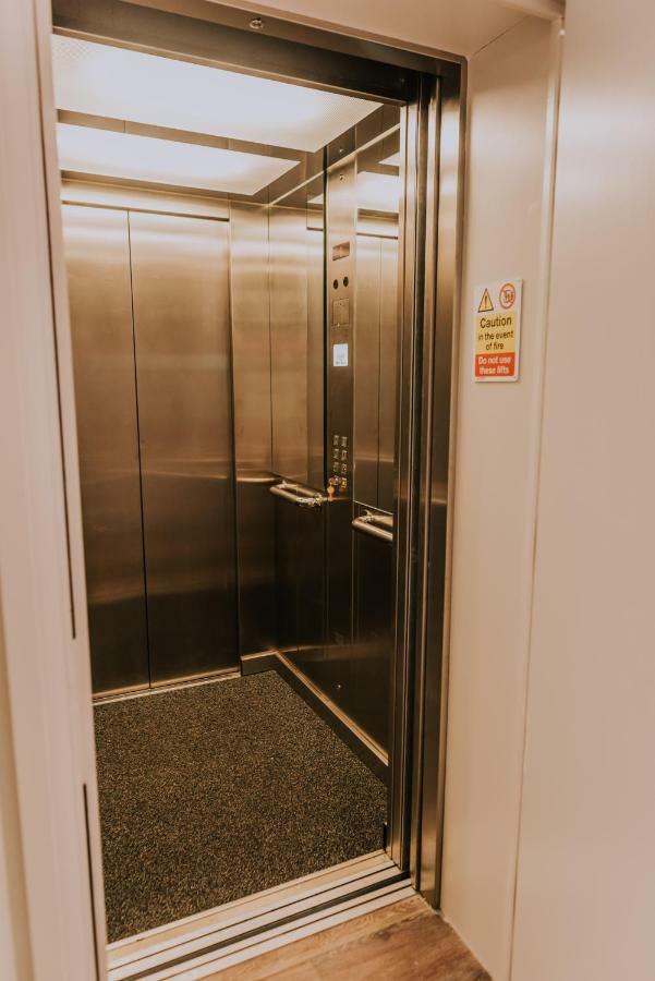 Cavendish House With Secure, Allocated Parking, 2 Mins Walk From Windsor Castle Exterior foto